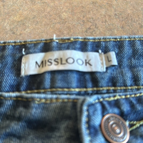 Mistook denim jeans size large. Waist 32. Yellow flowers - Picture 6 of 6